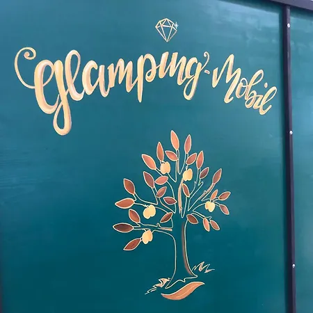 Tauber Glamping Mobil 3* تاوبربيشوفسهايم